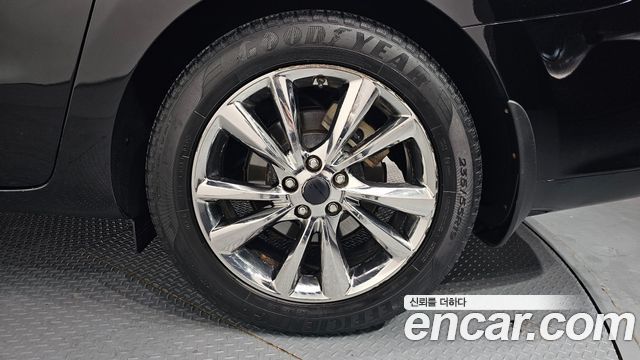 Kia Carnival 9-Seater Luxury — пробег 119 305 км — фото 5 из 5