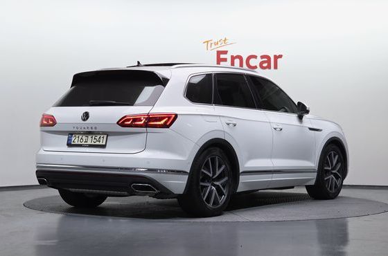 Volkswagen Touareg 3.0 TDI Prestige — пробег 37 423 км — фото 2 из 5