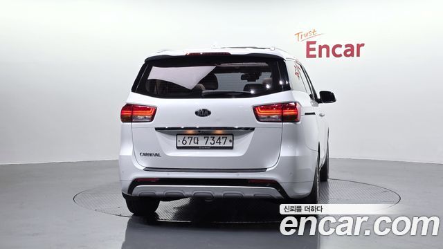 Kia Carnival из Кореи Encar