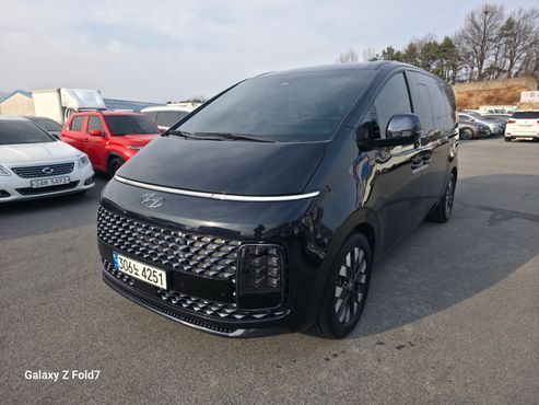 Hyundai Staria 4WD Lounge 9-Seater Inspiration — пробег 31 899 км — фото 3 из 5