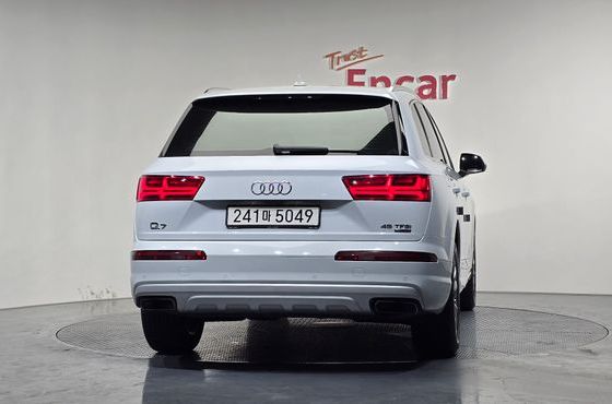 Audi Q7 45 TFSI Quattro — пробег 113 180 км — фото 4 из 5