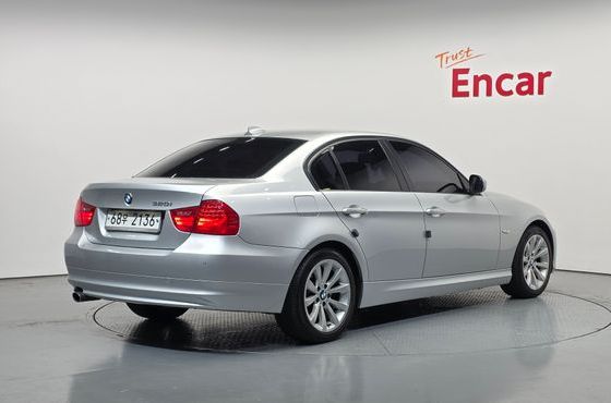 BMW 3-Series 320i Sedan CP — пробег 128 077 км — фото 2 из 5