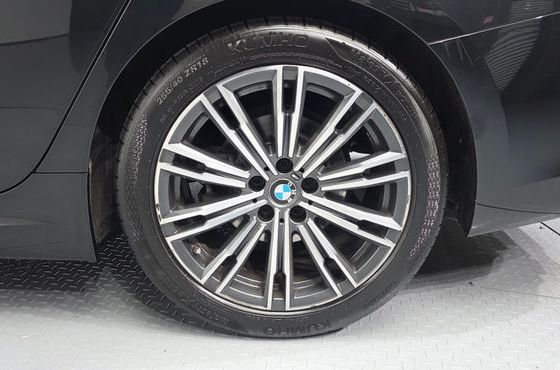 BMW 3-Series 320i M Sport — пробег 90 607 км — фото 5 из 5