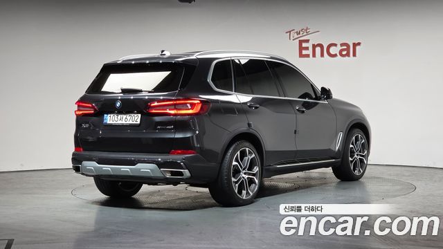 BMW X5 xDrive 40i xLine — пробег 73 998 км — фото 2 из 5