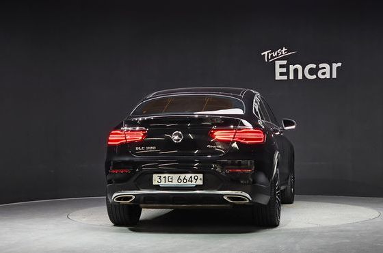 Mercedes-Benz GLC-Class GLC300 4MATIC AMG Line Coupe — пробег 72 804 км — фото 4 из 5
