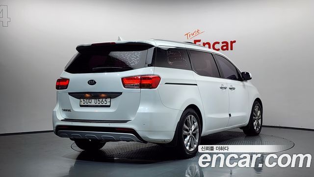 Kia Carnival из Кореи Encar