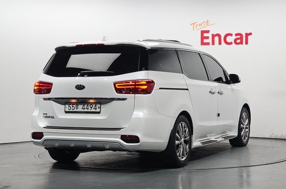 Kia Carnival 9-Seater Noblesse Special — пробег 95 690 км — фото 2 из 5