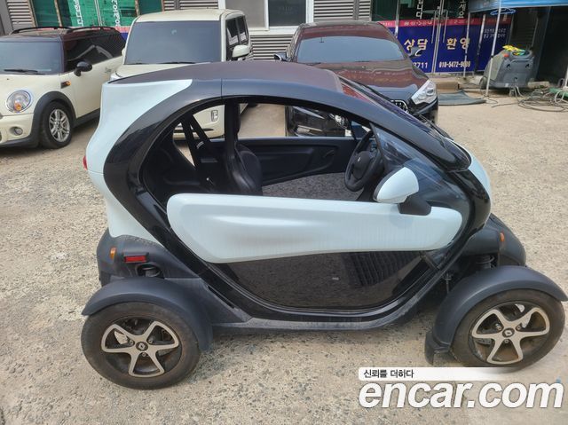 Renault (Samsung) Twizy Intens(2-seater) — пробег 5 652 км — фото 5 из 5