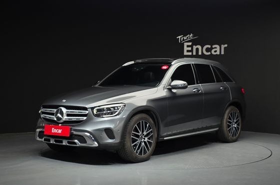 Mercedes-Benz GLC-Class GLC300 4MATIC — пробег 67 574 км — фото 1 из 5