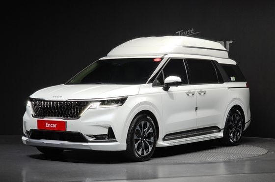 Kia Carnival 9-Seater Hi-Limousine Signature — пробег 71 172 км — фото 1 из 5