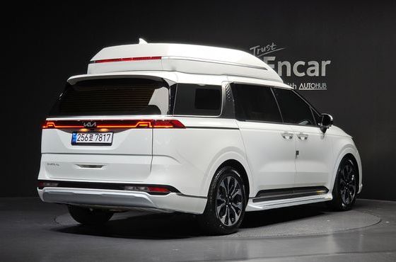 Kia Carnival 9-Seater Hi-Limousine Signature — пробег 71 172 км — фото 2 из 5