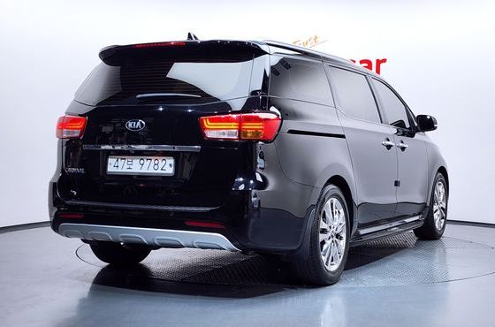 Kia Carnival 9-seater Prestige — пробег 189 075 км — фото 2 из 5