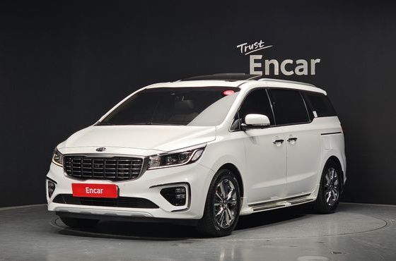 Kia Carnival 9-Seater Noblesse Special — пробег 75 460 км — фото 1 из 5