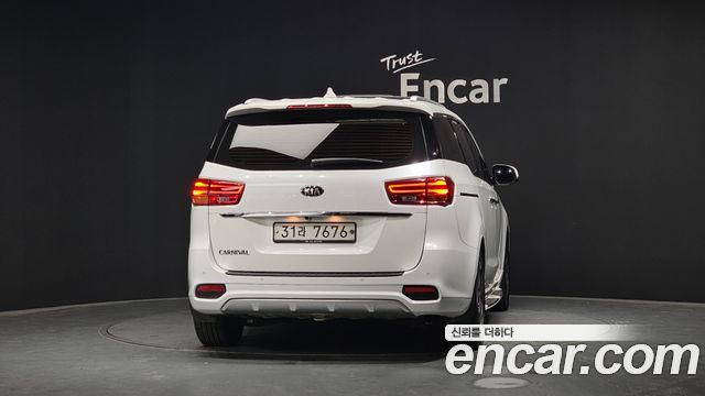 Kia Carnival из Кореи Encar