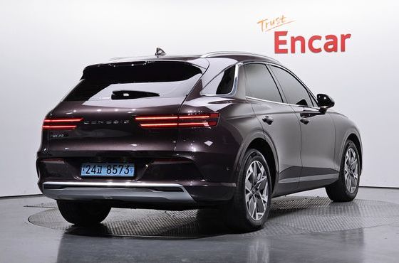 Genesis GV70 e-AWD — пробег 69 910 км — фото 2 из 5