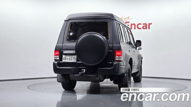 Hyundai Galloper 9-Seater V6 LPG — пробег 221 915 км — фото 4 из 5