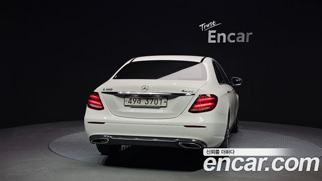 Mercedes-Benz E-Class E300 4MATIC Avnatgarde — пробег 88 176 км — фото 4 из 5