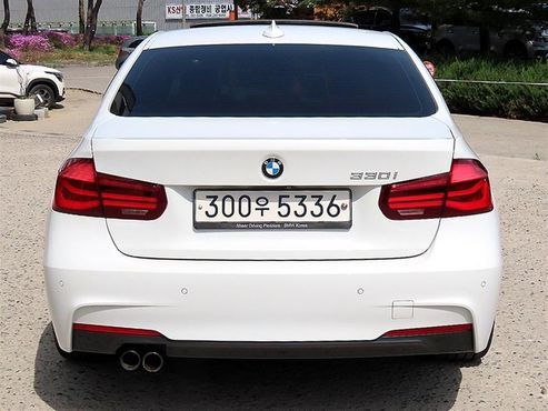 BMW 3-Series 330i M Sport Shadow — пробег 63 621 км — фото 4 из 5