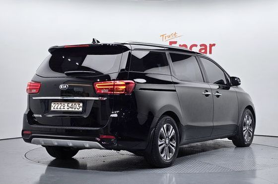 Kia Carnival 9-Seater Luxury — пробег 131 664 км — фото 2 из 5