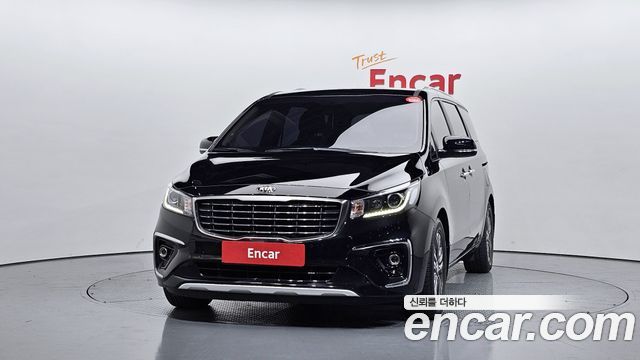 Kia Carnival 9-Seater Luxury — пробег 131 664 км — фото 3 из 5
