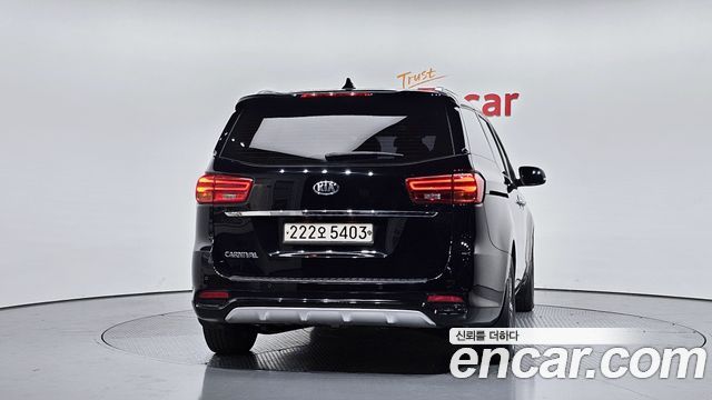 Kia Carnival 9-Seater Luxury — пробег 131 664 км — фото 4 из 5