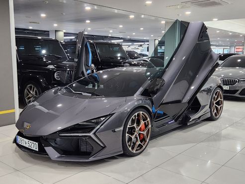 Lamborghini Revuelto 6.5 V12 — пробег 270 км — фото 1 из 5
