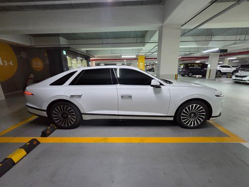 Hyundai Grandeur Calligraphy — пробег 1 250 км — фото 2 из 5