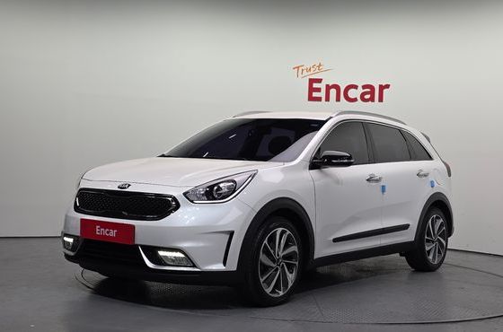 Kia Niro Prestige — пробег 102 163 км — фото 1 из 5