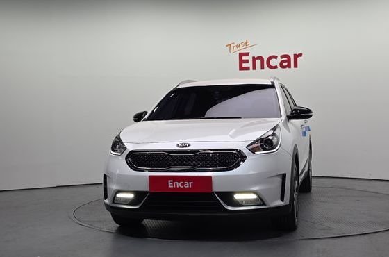 Kia Niro Prestige — пробег 102 163 км — фото 3 из 5