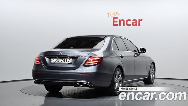 Mercedes-Benz E-Class из Кореи Encar