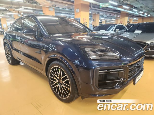 Porsche Cayenne 4.0 Turbo E-hybrid Coupe — пробег 2 000 км — фото 3 из 5