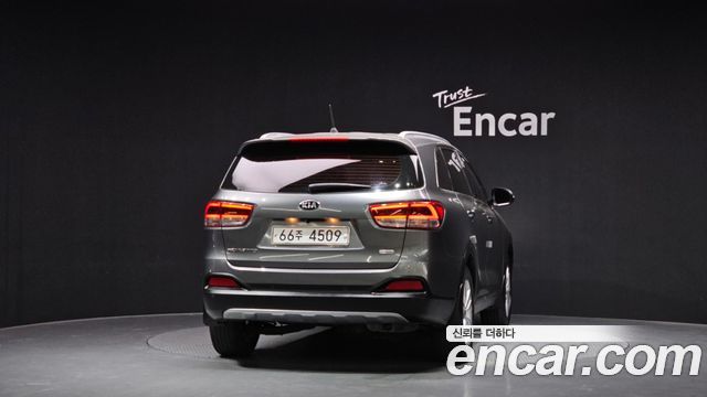 Kia Sorento Diesel 2.0 2WD Prestige — пробег 177 341 км — фото 4 из 5