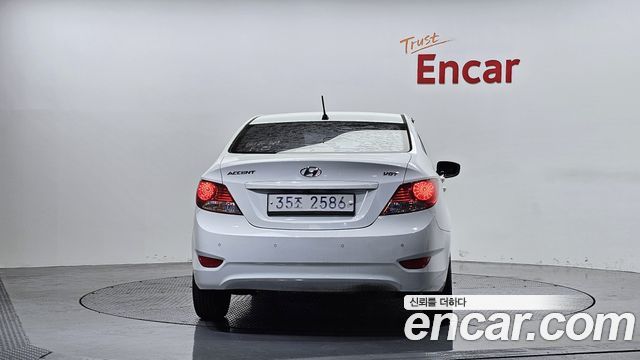 Hyundai Accent Diesel 1.6 VGT Smart — пробег 204 376 км — фото 4 из 5