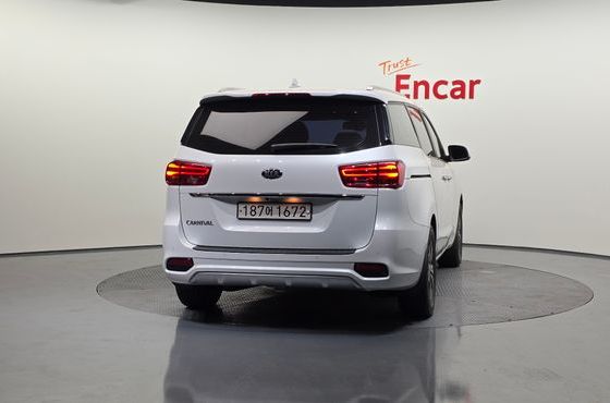 Kia Carnival 9-Seater Luxury — пробег 68 297 км — фото 4 из 5