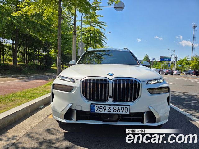 BMW X7 xDrive 40d Design Pure Excellence 6-Seater — пробег 6 100 км — фото 3 из 5