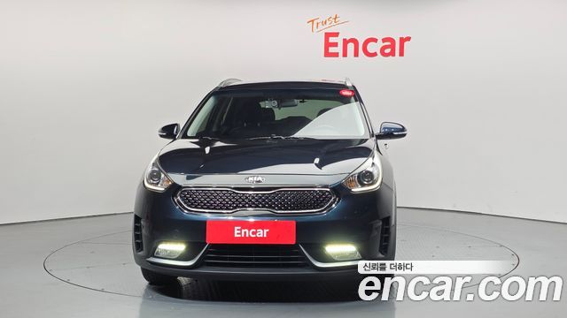 Kia Niro Prestige — пробег 110 547 км — фото 3 из 5