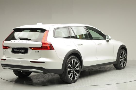 Volvo V60 B5 Ultra AWD — пробег 669 км — фото 4 из 5
