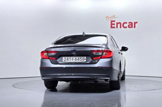Honda Accord 2.0 Hybrid Touring — пробег 88 504 км — фото 4 из 5