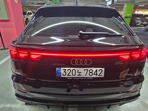Audi Q8 55 TFSI Quattro Premium — пробег 603 км — фото 4 из 5