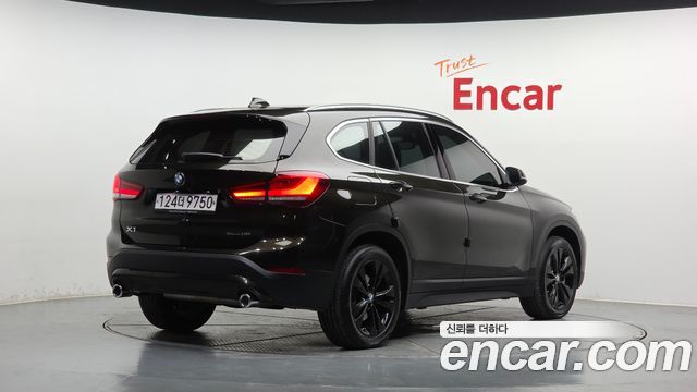BMW X1 xDrive 20i Advantage — пробег 48 560 км — фото 2 из 5