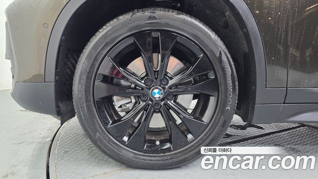BMW X1 xDrive 20i Advantage — пробег 48 560 км — фото 5 из 5