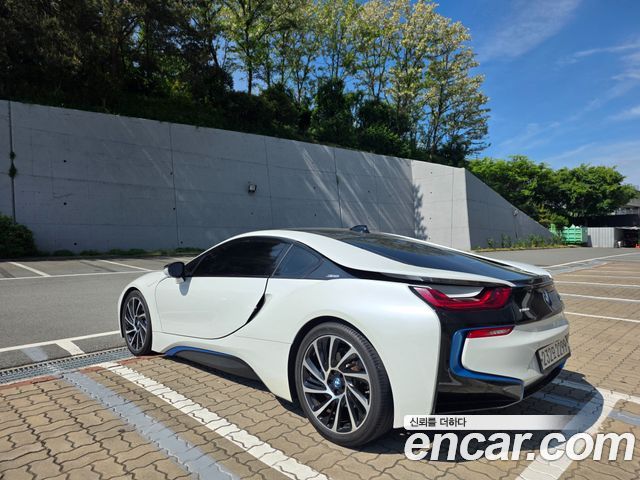 BMW i8 Coupe — пробег 84 950 км — фото 2 из 5
