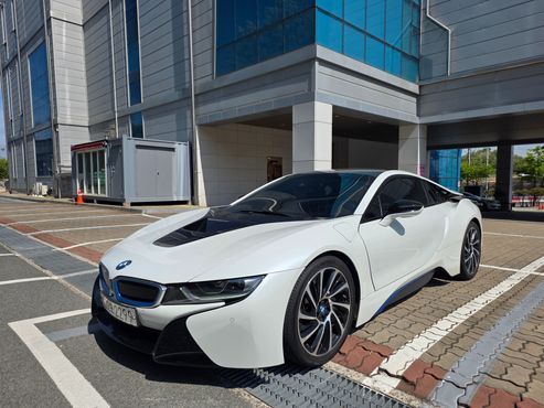 BMW i8 Coupe — пробег 84 950 км — фото 3 из 5
