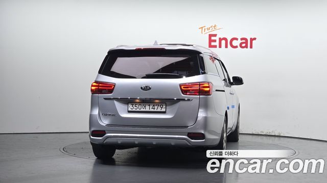 Kia Carnival из Кореи Encar