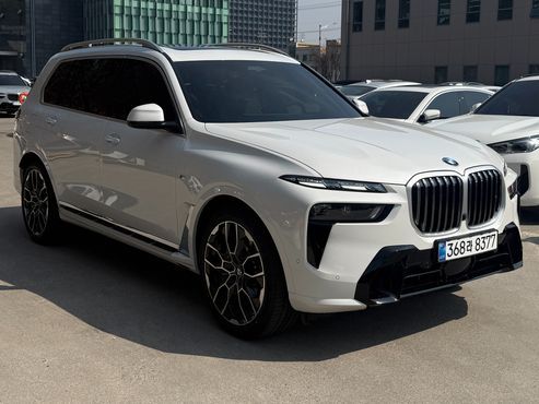 BMW X7 xDrive 40i M Sport 7STR — пробег 1 988 км — фото 1 из 5