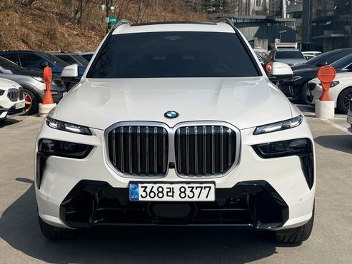 BMW X7 xDrive 40i M Sport 7STR — пробег 1 988 км — фото 3 из 5