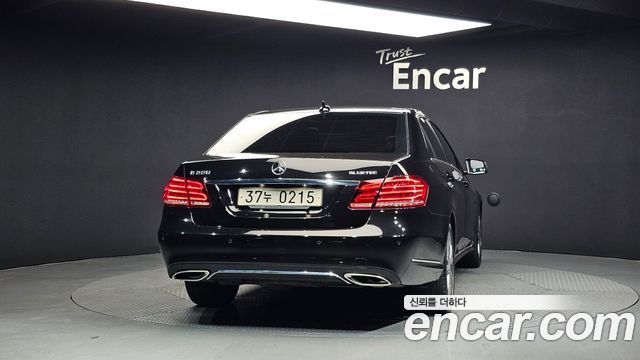 Mercedes-Benz E-Class E220 Bluetec Avantgarde — пробег 124 811 км — фото 4 из 5