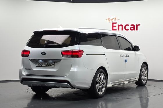 Kia Carnival 9-Seater Noblesse Special — пробег 168 618 км — фото 2 из 5