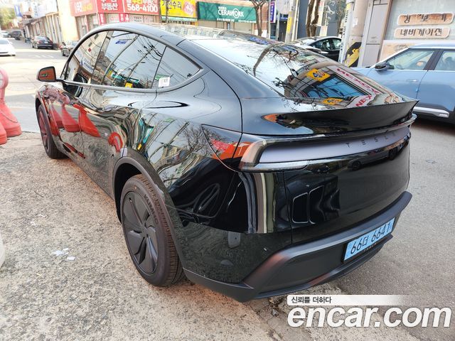 Tesla Model Y Premium RWD — пробег 500 км — фото 5 из 5