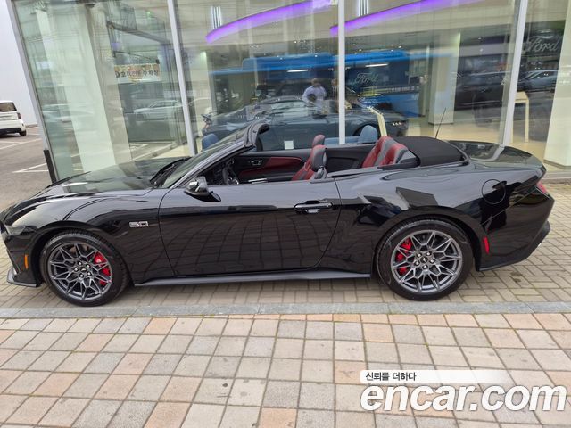 Ford Mustang 5.0 GT Premium Convertible — пробег 500 км — фото 5 из 5